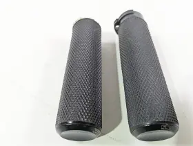 405-0553 Arlen Ness 2002 Big Dog Pitbull Harley 1 Inch Bar Fusion Hand Grip Set 405-0553 Arlen Ness 2002 Big Dog Pitbull Harley 1 Inch Bar Fusion Hand Grip Set