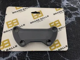 9810-124 Brass Balls Cycles Upper Riser Handlebar Top Clamp For Harley 402447 -carbon Blk
