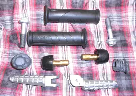 Dpl-1 Ducati Super Sport Parts Lot Grips Bar Ends Pegs Rubbers Bolts 2015 B5 Dpl-1 Ducati Super Sport Parts Lot Grips Bar Ends Pegs Rubbers Bolts 2015 B5
