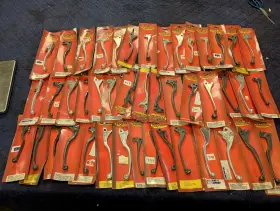 1232423 Flanders New Dirt Bike 45 Lever Pcs Lot 1970s-1990s Mostly Suzuki Street 1232423 Flanders New Dirt Bike 45 Lever Pcs Lot 1970s-1990s Mostly Suzuki Street