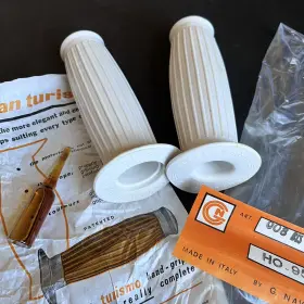 008bis Genuine Nava Ho-95 Nos 1970s Gran Turismo 5 Inch Grips White 7/8 Norton Bsa Triumph 008bis Genuine Nava Ho-95 Nos 1970s Gran Turismo 5 Inch Grips White 7/8 Norton Bsa Triumph