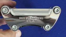 55900025 Harley-davidson Genuine Dyna Softail Sportster 4.5 Inch Risers Milwaukee Clamp 1 Handlebars 55900025 Harley-davidson Genuine Dyna Softail Sportster 4.5 Inch Risers Milwaukee Clamp 1 Handlebars