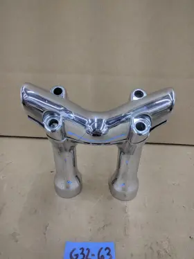 55993-08 Harley-davidson 2008-2001 Softail Rocker C Handlebar Risers And Clamp 55993-08 Harley-davidson 2008-2001 Softail Rocker C Handlebar Risers And Clamp