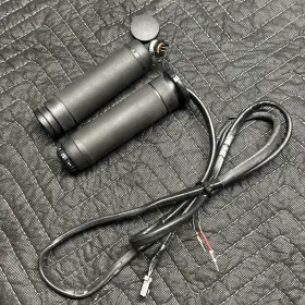 56100034 Harley-davidson Oem Black Rubber Heated Hand Grips