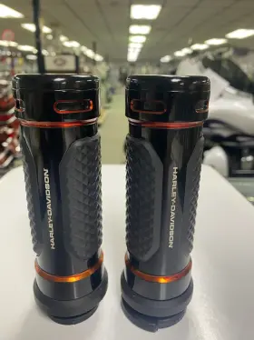 56100544 Harley-davidson Oem Adversary Hand Grips - 56100544 Harley-davidson Oem Adversary Hand Grips -