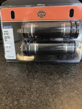 56100545 Harley-davidson Adversary Hand Grips Ths Gray