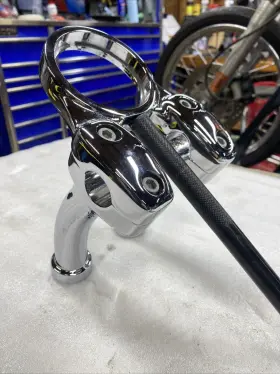 56135-00 Harley-davidson 1 Inch Bar 6 Risers With Mini Tach Mount Cap Softail Dyna 56135-00 Harley-davidson 1 Inch Bar 6 Risers With Mini Tach Mount Cap Softail Dyna