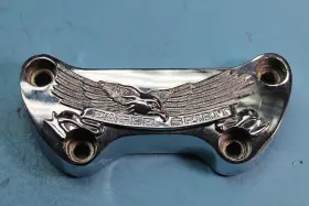 56177-92ta Harley-davidson 1391 06 Softail Handlebar Riser Top Clamp 56177-92ta Harley-davidson 1391 06 Softail Handlebar Riser Top Clamp