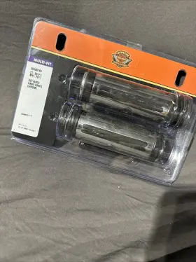 56263-96a Harley-davidson Chrome And Rubber Hand Grips 56263-96a Harley-davidson Chrome And Rubber Hand Grips