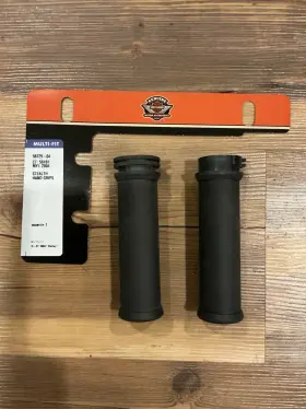 56729-04 Harley-davidson Stealth Hand Grips - Hd #56729-04 56729-04 Harley-davidson Stealth Hand Grips - Hd #56729-04