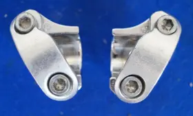 57450-14 Harley-davidson Genuine Tour Glide Road King Risers 1 Inch Handlebar Mount Clamps 1980-2016