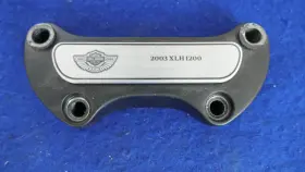 61479-03 Harley-davidson Genuine 2003 Sportster Xl1200 100th Anniversary Top Clamp 61479-03 Harley-davidson Genuine 2003 Sportster Xl1200 100th Anniversary Top Clamp