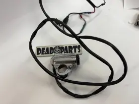 69200971 Harley-davidson 12 Volt Handlebar Clamp-on Power Port Adapter 69200971 Harley-davidson 12 Volt Handlebar Clamp-on Power Port Adapter