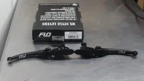 Hd-810blk Harley-davidson Hd-810 Flo Motorsports 2015 And Up Soft Tail Lever Set Black #hd-810blk Hd-810blk Harley-davidson Hd-810 Flo Motorsports 2015 And Up Soft Tail Lever Set Black #hd-810blk