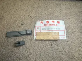 53161-250-000 Honda Cl Cb 100 125 S65 Cs90 S90z Cd125 S110 Throttle Wire Hinge Holder Nos 53161-250-000 Honda Cl Cb 100 125 S65 Cs90 S90z Cd125 S110 Throttle Wire Hinge Holder Nos