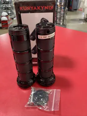 6383 Kuryakyn - Iso Grips For Gl1800 Heated Gloss Black