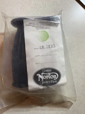 C6-7c93 Norton Vintage Nos Factory Handlebar Grips For Commandos Inch Grand Touring Italy C6-7c93 Norton Vintage Nos Factory Handlebar Grips For Commandos Inch Grand Touring Italy