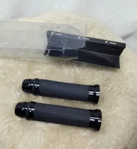 Cb37 Rizoma Handlebar Hand Grips 7/8 Inch Aluminum Rubber Motorcycle Sports Bike Black Cb37 Rizoma Handlebar Hand Grips 7/8 Inch Aluminum Rubber Motorcycle Sports Bike Black