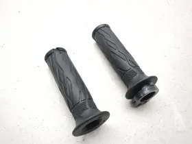 48h0 Suzuki 18-25 Gsx250r Gsx 250 Throttle Tube And Grips Set Pair 48h0 Suzuki 18-25 Gsx250r Gsx 250 Throttle Tube And Grips Set Pair