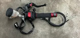 56111-14j00 Suzuki 11-23 Gsxr600 Gsxr750 Oem Right Side Handle Bar Clip On Switches Throttle 56111-14j00 Suzuki 11-23 Gsxr600 Gsxr750 Oem Right Side Handle Bar Clip On Switches Throttle