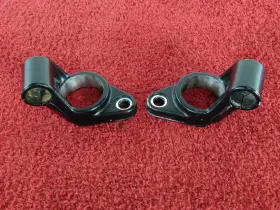 56211-21e10 Suzuki Left And Right Handlebar Riser Set Clip-on / L&r Bar Holder 94-96 Rf600 Rf600r 56211-21e10 Suzuki Left And Right Handlebar Riser Set Clip-on / L&r Bar Holder 94-96 Rf600 Rf600r