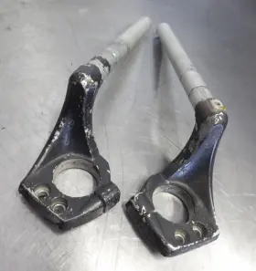 T2040980 Triumph 05-12 Sprint St 1050 Right And Left Handlebars