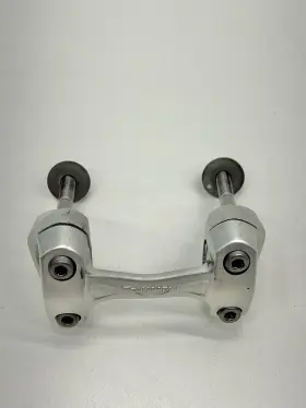 T2043215 Triumph #150 2013-2016 Street Triple R 675 Oem Handlebar Steering Clamp Mount T2043215 Triumph #150 2013-2016 Street Triple R 675 Oem Handlebar Steering Clamp Mount