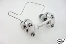 T2046815 Triumph 17-19 Street Triple 765 Oem Handlebar Clamp Mount Bracket Cap Top Riser T2046815 Triumph 17-19 Street Triple 765 Oem Handlebar Clamp Mount Bracket Cap Top Riser