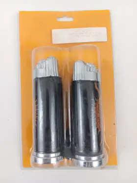 28-0144 V-twin Manufacturing Skull Embossing Grip Set Chrome Leather
