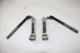 10m-26112-00-00 Yamaha 1981 1982 Xv920 Virago 920 Left Right Handlebar Handles Mounts Pair Oem 10m-26112-00-00 Yamaha 1981 1982 Xv920 Virago 920 Left Right Handlebar Handles Mounts Pair Oem