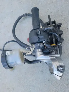 1wd-f580u-01-00 Yamaha 2015-2018 Yzfr3 R3 Right Handle With Lever And Caliper Switches
