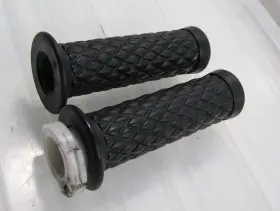 2uj-26240-02-00 Yamaha 95 - 07 Xv Virago 250 Xv250 Oem Throttle Tube Assembly Grips 2uj-26240-02-00 Yamaha 95 - 07 Xv Virago 250 Xv250 Oem Throttle Tube Assembly Grips