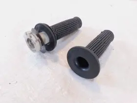 3fh-26240-00-00 Yamaha Fzr600 Fzr600r Front Handlebar Left Right Throttle Hand Grips