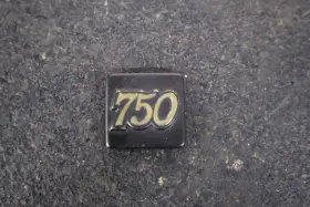 4x7-26216-01-00 Yamaha 1981 1982 1983 Xv750 Virago Handlebar Handle Bar Upper Cover Emblem Cap