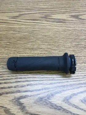 4yr-26240-03-00 Yamaha R1 Yzfr1 2004-2006 Throttle Grip Part #